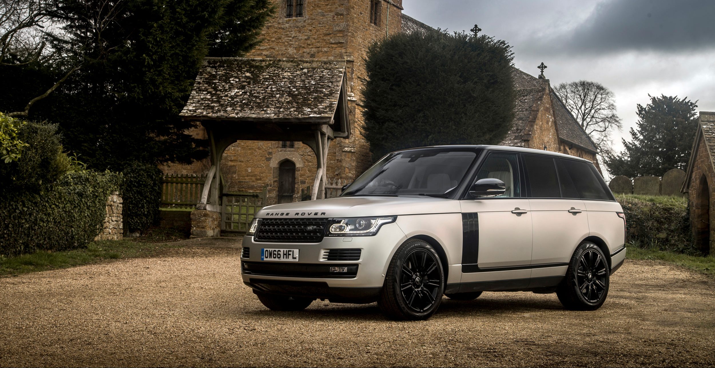Range Rover hire at a very special rate available when you rent at LCR