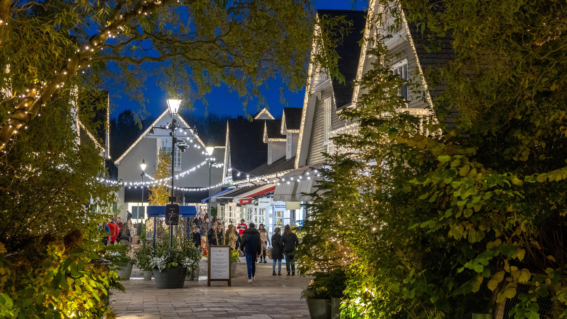 Bicester Village Christmas 2024 Olympics Jess Romola