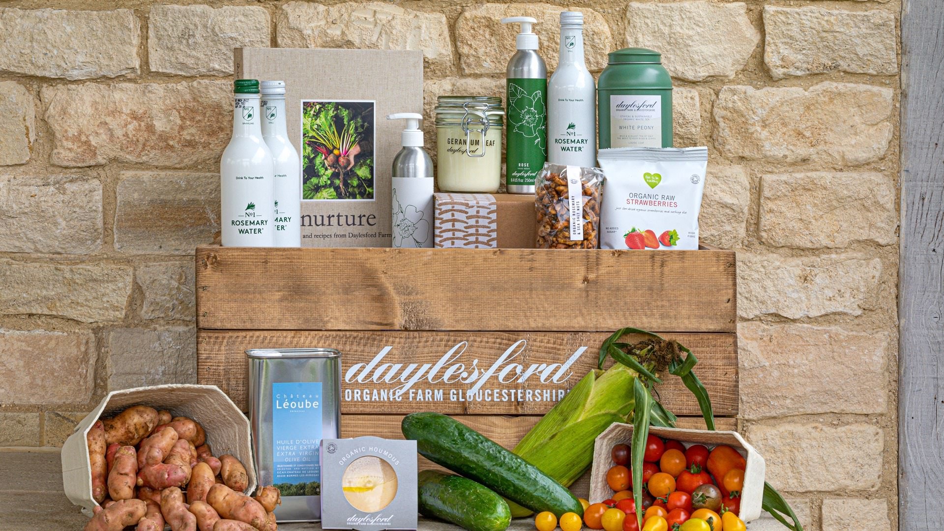 Bespoke LCR Daylesford Organic Hampers Luxury Cotswold Rentals