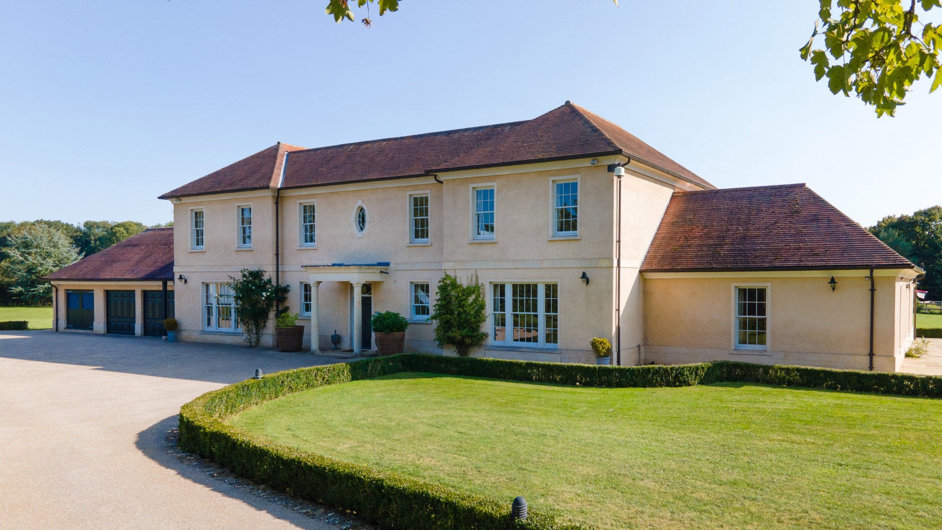 Lechlade House LechladeonThames Luxury Cotswold Rentals